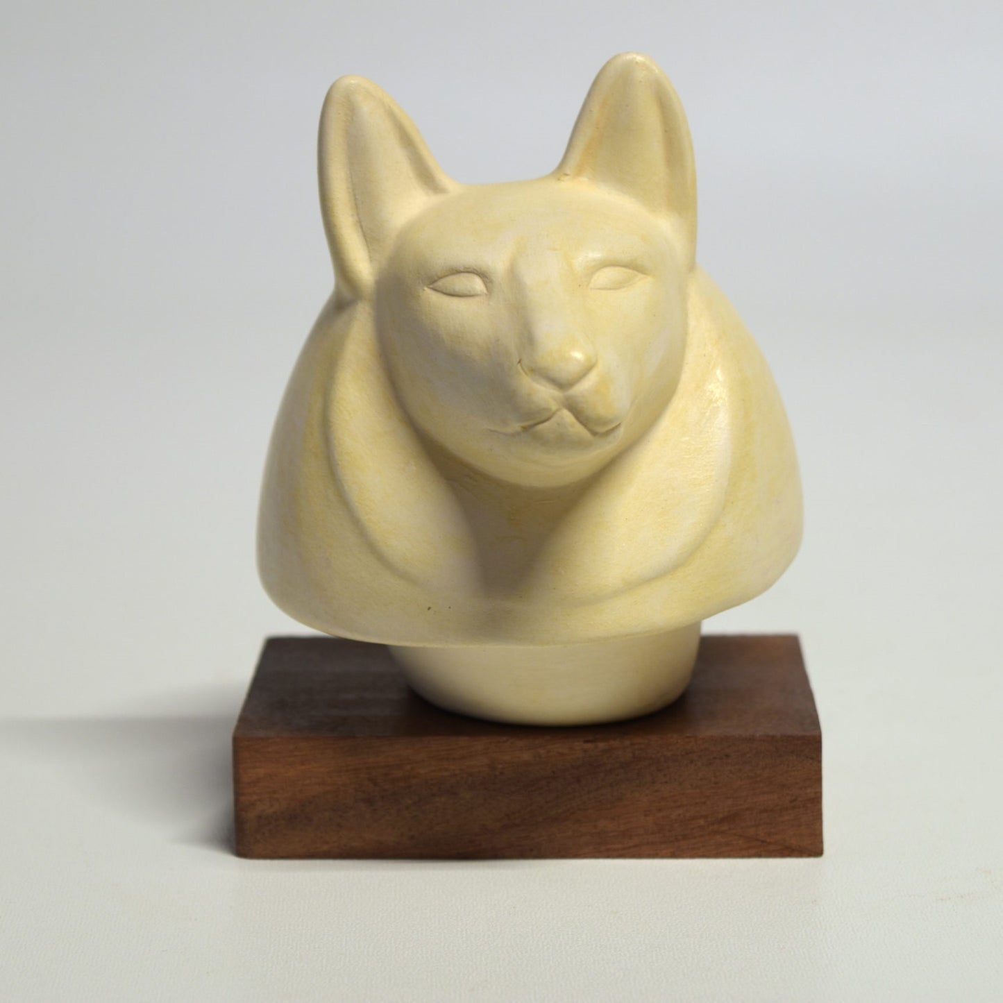 Douamoutef "dog head" canopic vase lid on wooden base