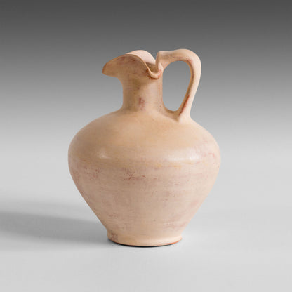 Three-lobed oil jug