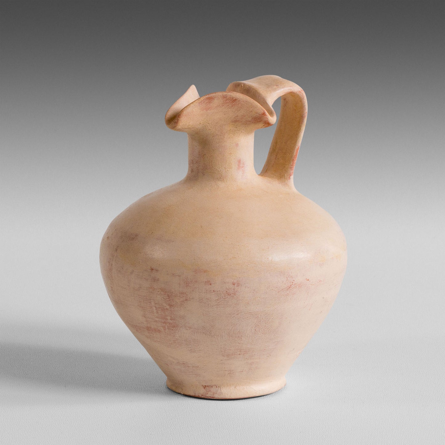 Three-lobed oil jug