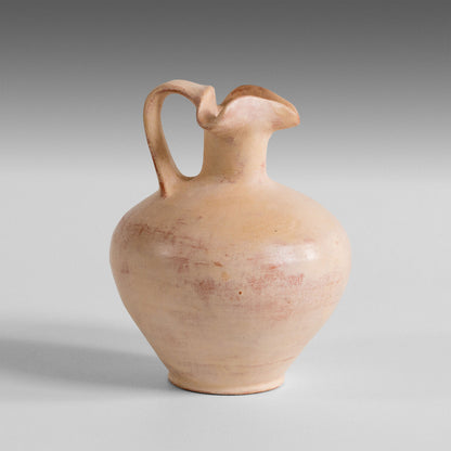 Three-lobed oil jug