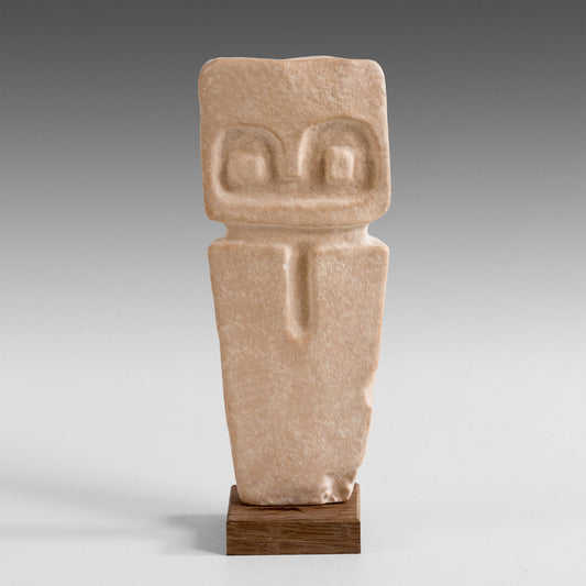 Small Valdivia owl stele