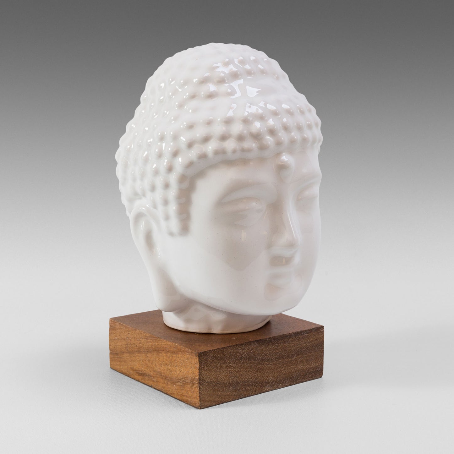 Tête de Bouddha à la perle