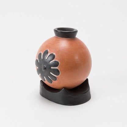 Vase boule fleurs noires